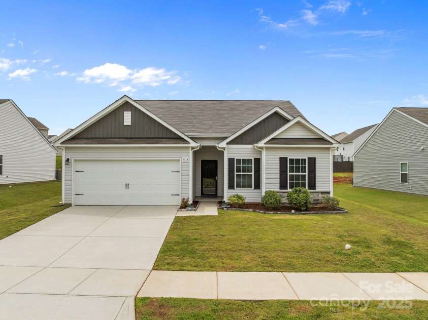 5314 Upton Place, Charlotte, NC 28215.  MLS# CAR4266743, YatesRealty ID 19324. 