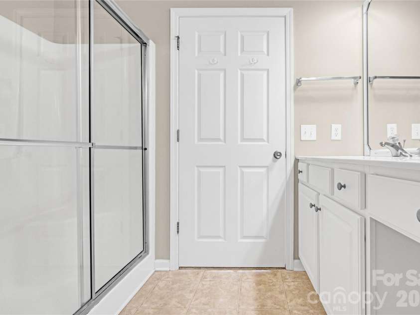 11506 Costigan Lane, Charlotte, NC 28277.  MLS# CAR4354980, YatesRealty ID 19325. 