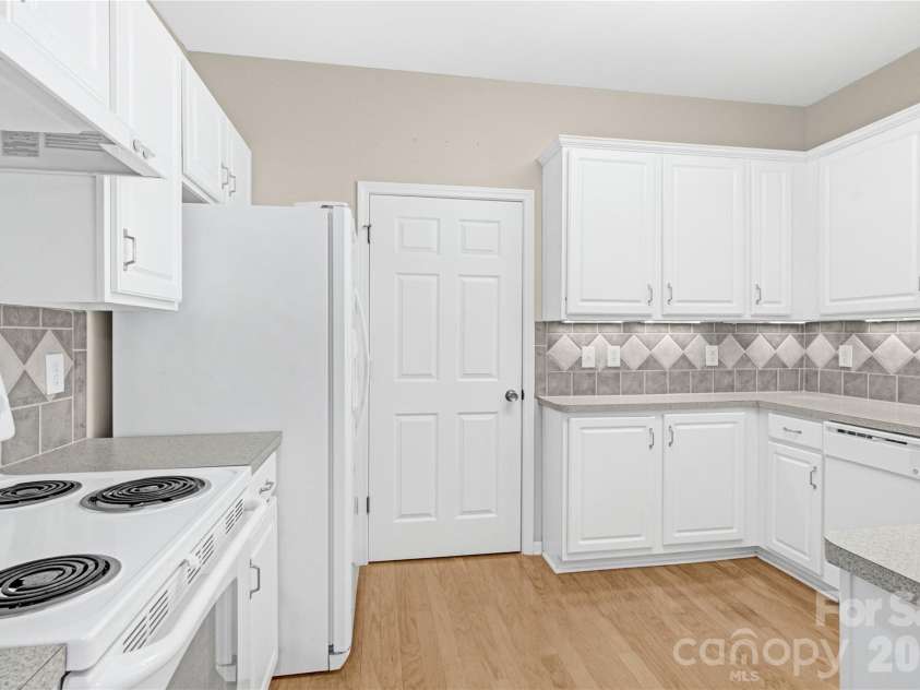 11506 Costigan Lane, Charlotte, NC 28277.  MLS# CAR4354980, YatesRealty ID 19325. 
