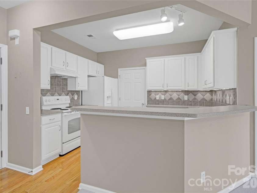 11506 Costigan Lane, Charlotte, NC 28277.  MLS# CAR4354980, YatesRealty ID 19325. 
