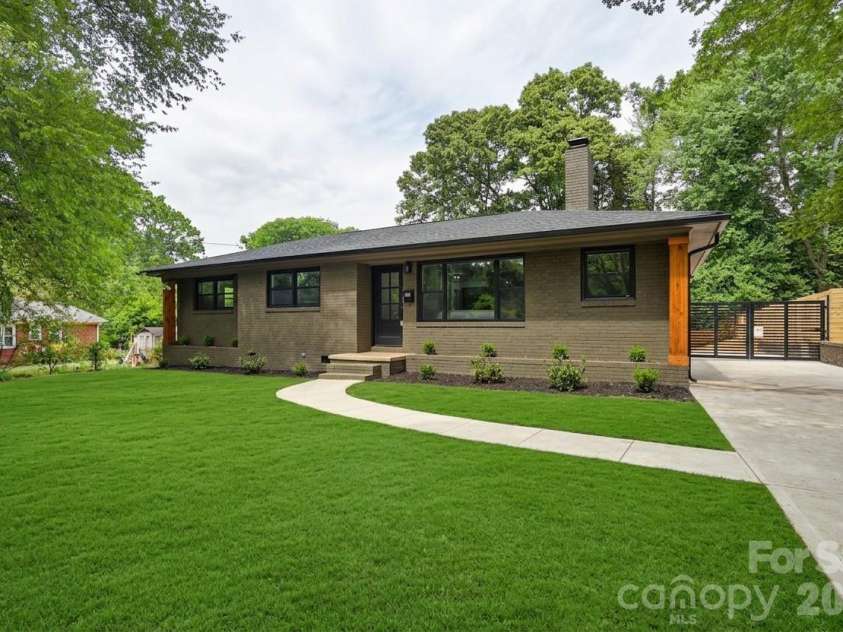 4017 Leeds Drive, Charlotte, NC 28205.  MLS# CAR4376870, YatesRealty ID 19326. 