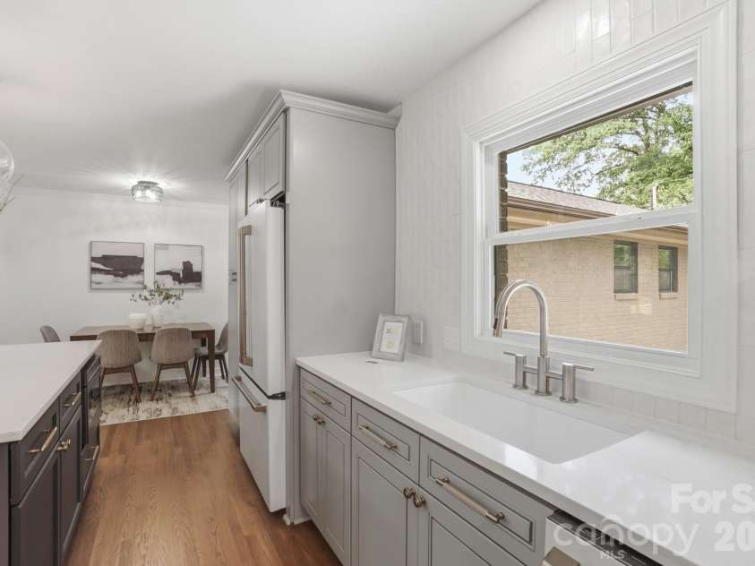 4017 Leeds Drive, Charlotte, NC 28205.  MLS# CAR4376870, YatesRealty ID 19326. 