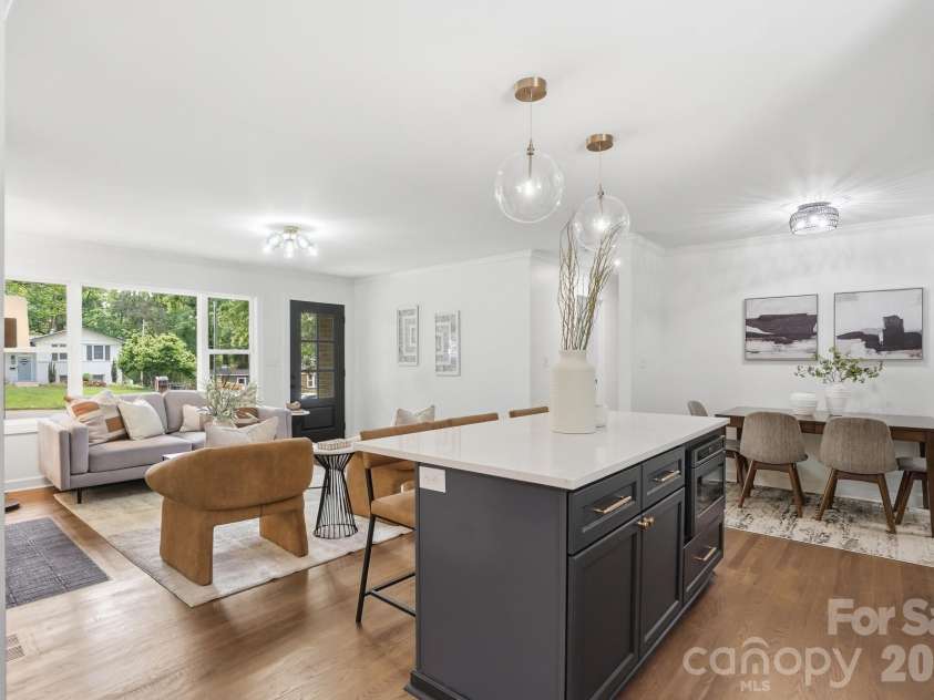 4017 Leeds Drive, Charlotte, NC 28205.  MLS# CAR4376870, YatesRealty ID 19326. 