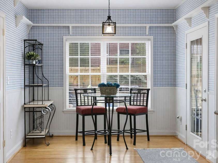 5227 Foley Drive, Hickory, NC 28602.  MLS# CAR4350532, YatesRealty ID 19327. 