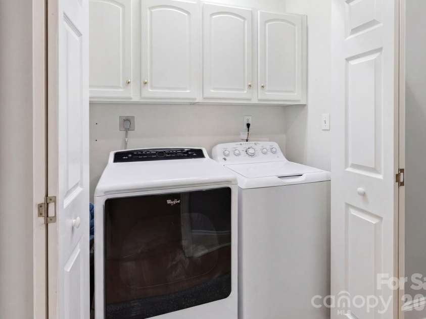 5227 Foley Drive, Hickory, NC 28602.  MLS# CAR4350532, YatesRealty ID 19327. 