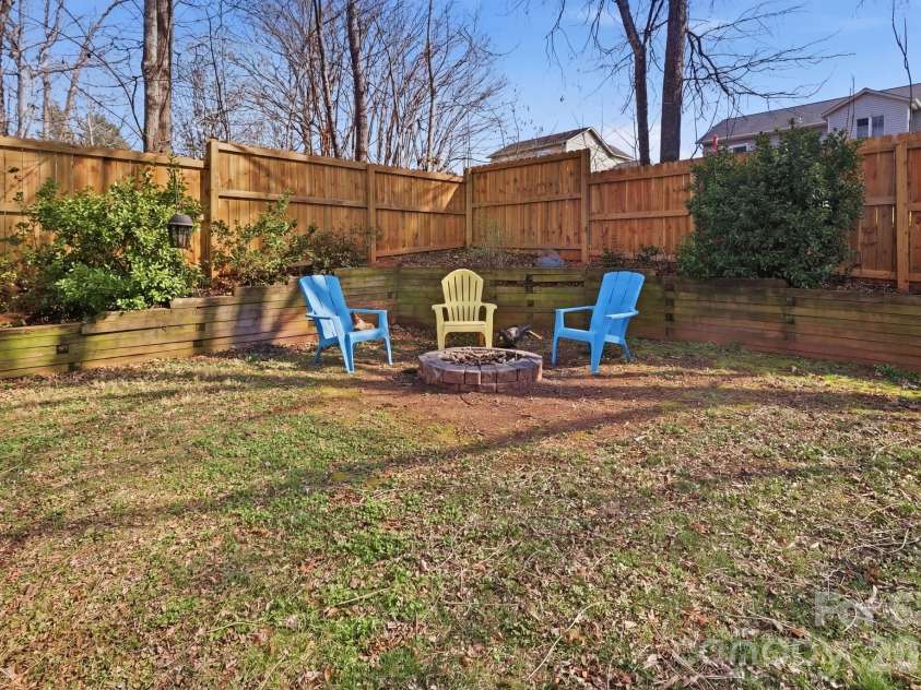 5227 Foley Drive, Hickory, NC 28602.  MLS# CAR4350532, YatesRealty ID 19327. 