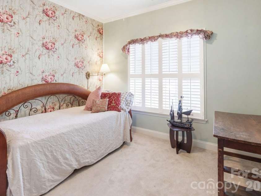 5227 Foley Drive, Hickory, NC 28602.  MLS# CAR4350532, YatesRealty ID 19327. Second Bedroom