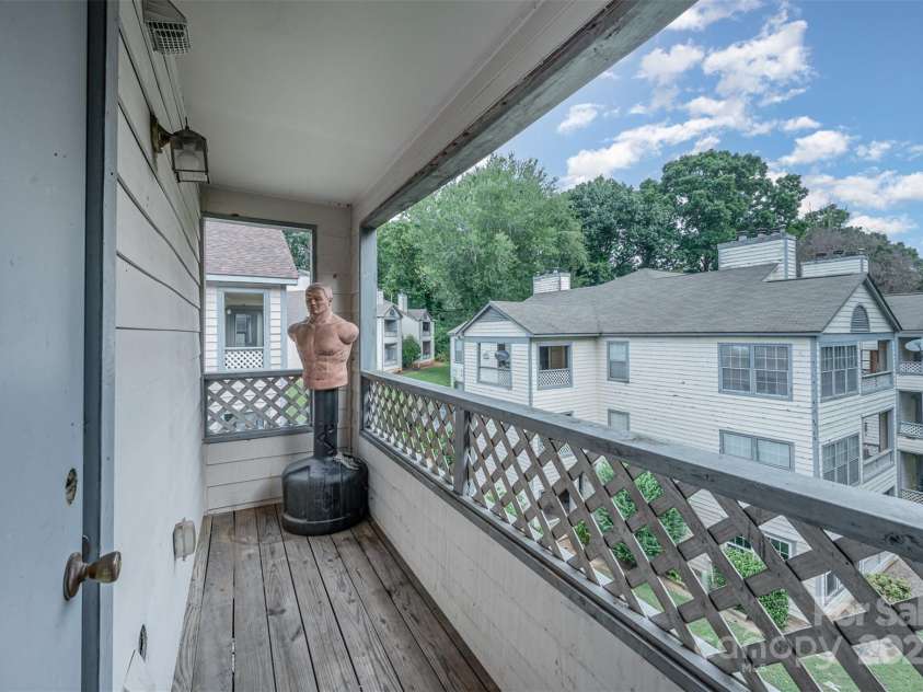 8119 Tremaine Court, Charlotte, NC 28227.  MLS# CAR4270683, YatesRealty ID 19328. Balcony