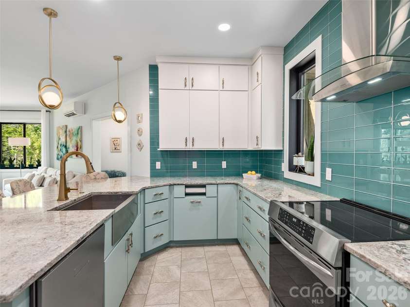 184 Sandys Home Place, Mars Hill, NC 28754.  MLS# CAR4378708, YatesRealty ID 19329. 