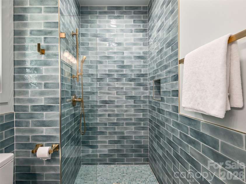 184 Sandys Home Place, Mars Hill, NC 28754.  MLS# CAR4378708, YatesRealty ID 19329. 