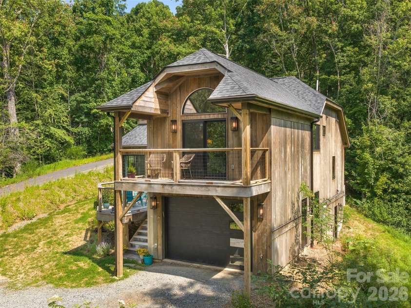 184 Sandys Home Place, Mars Hill, NC 28754.  MLS# CAR4378708, YatesRealty ID 19329. 