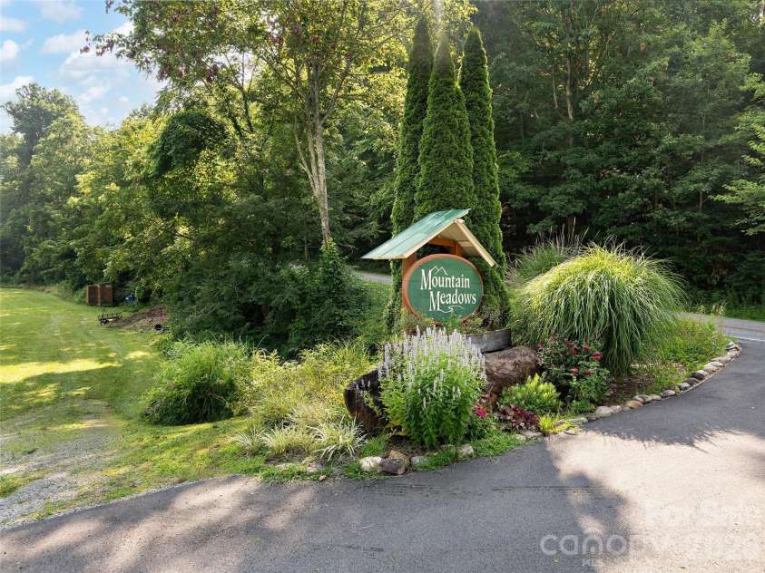 184 Sandys Home Place, Mars Hill, NC 28754.  MLS# CAR4378708, YatesRealty ID 19329. 