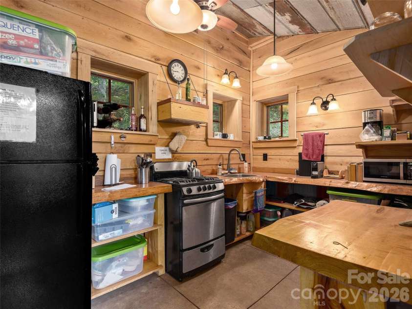 184 Sandys Home Place, Mars Hill, NC 28754.  MLS# CAR4378708, YatesRealty ID 19329. 