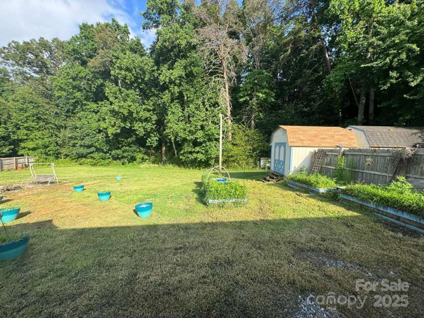 2194 Sterling Ridge Drive, Newton, NC 28658.  MLS# CAR4266467, YatesRealty ID 19329. 