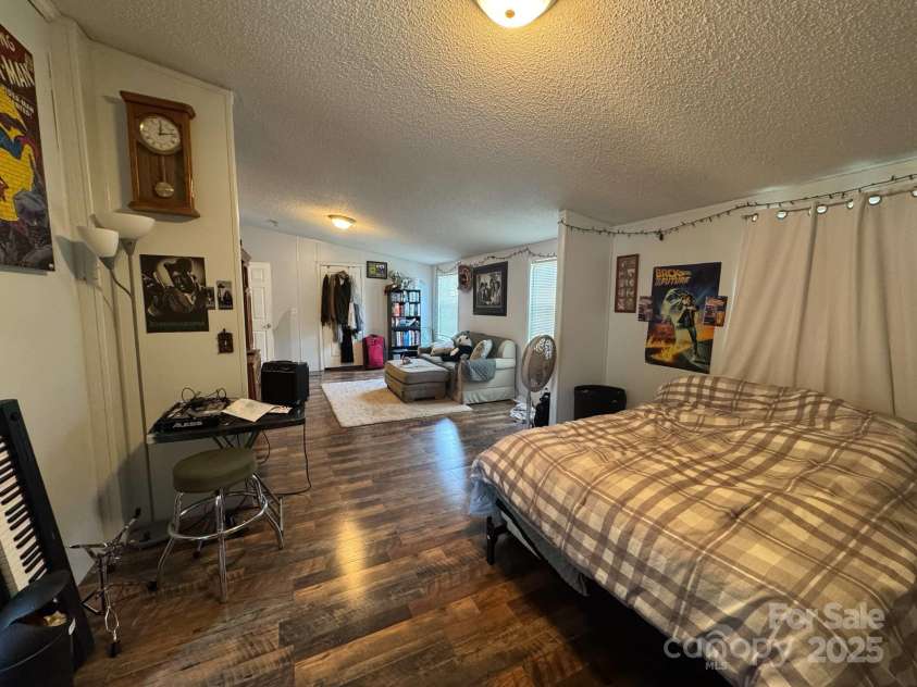 2194 Sterling Ridge Drive, Newton, NC 28658.  MLS# CAR4266467, YatesRealty ID 19329. 