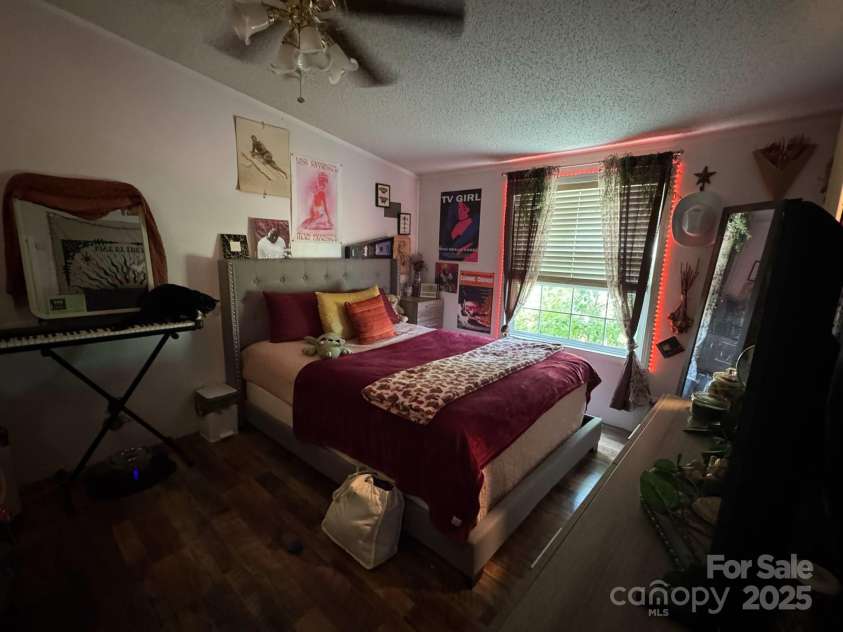 2194 Sterling Ridge Drive, Newton, NC 28658.  MLS# CAR4266467, YatesRealty ID 19329. 