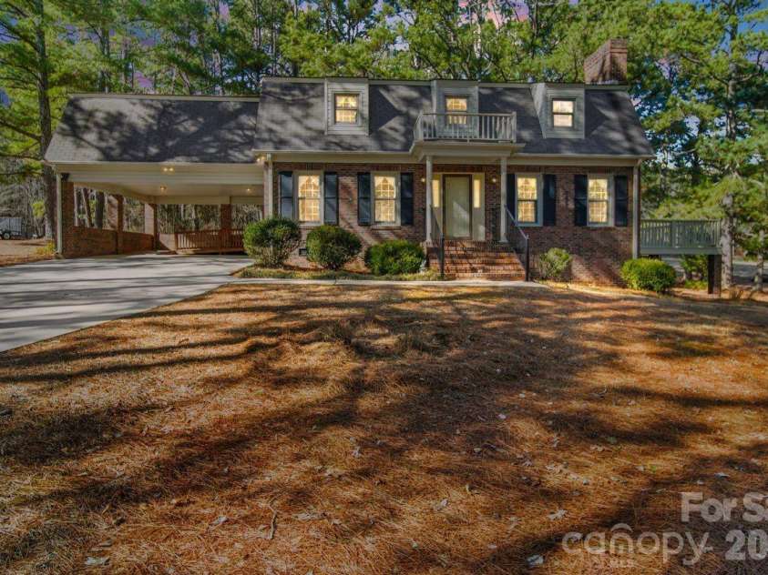 219 Williamsburg Lane, Wadesboro, NC 28170.  MLS# CAR4348880, YatesRealty ID 1933. 