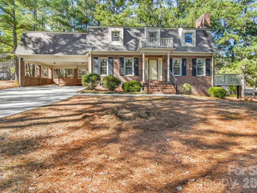 219 Williamsburg Lane, Wadesboro, NC 28170.  MLS# CAR4348880, YatesRealty ID 1933. 