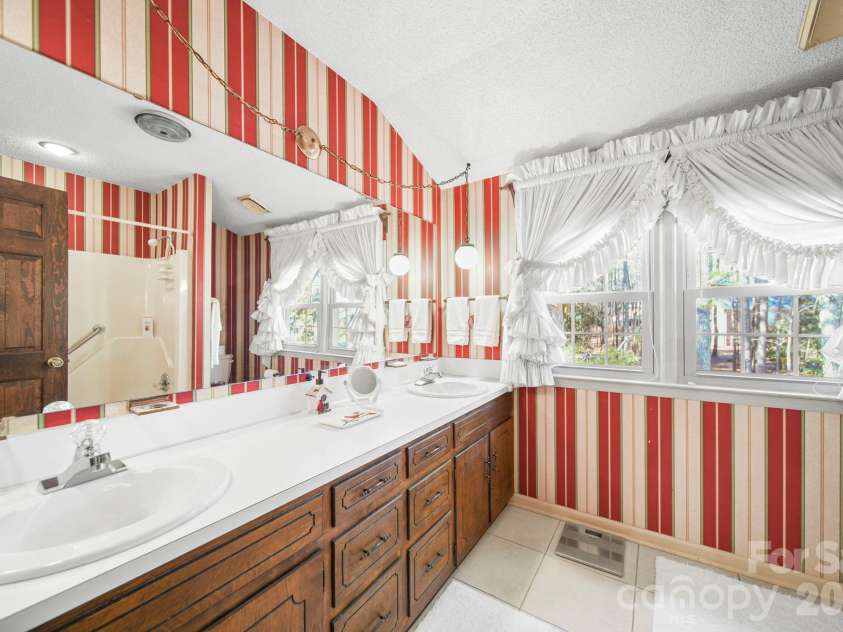 219 Williamsburg Lane, Wadesboro, NC 28170.  MLS# CAR4348880, YatesRealty ID 1933. 