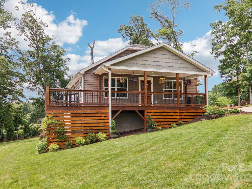 135 Ivey Farms Road, Candler, NC 28715.  MLS# CAR4269944, YatesRealty ID 19331. 