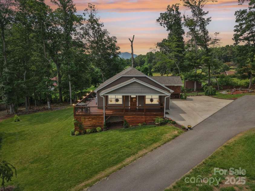 135 Ivey Farms Road, Candler, NC 28715.  MLS# CAR4269944, YatesRealty ID 19331. 