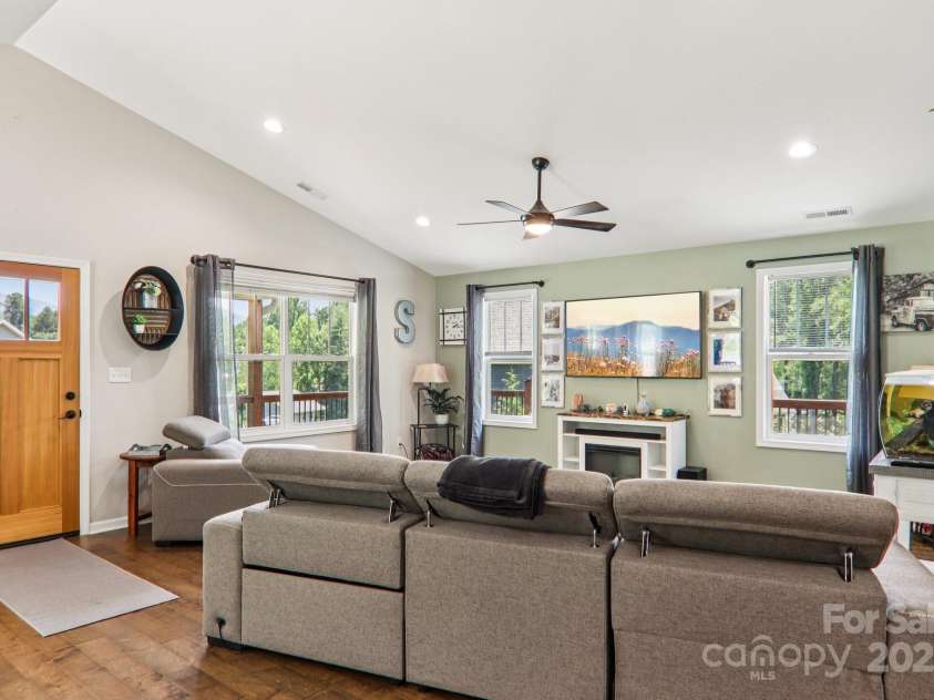 135 Ivey Farms Road, Candler, NC 28715.  MLS# CAR4269944, YatesRealty ID 19331. 