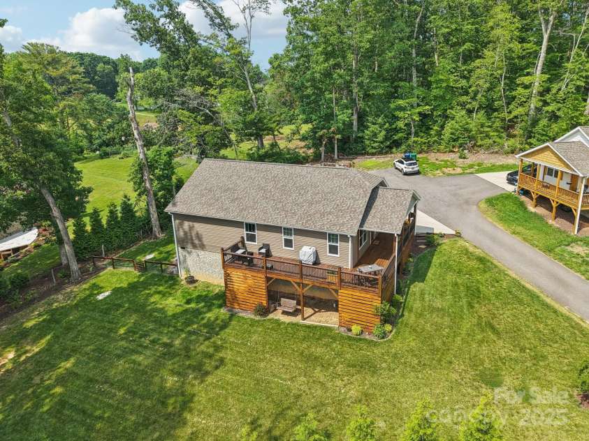 135 Ivey Farms Road, Candler, NC 28715.  MLS# CAR4269944, YatesRealty ID 19331. 