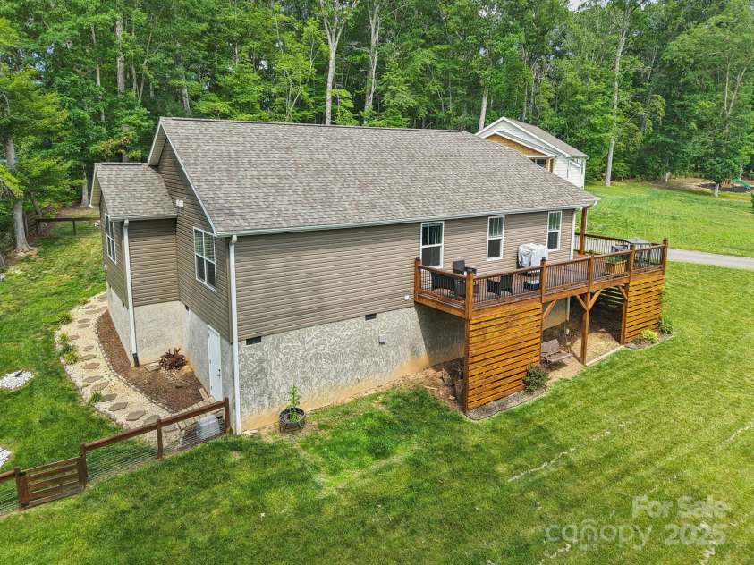 135 Ivey Farms Road, Candler, NC 28715.  MLS# CAR4269944, YatesRealty ID 19331. 