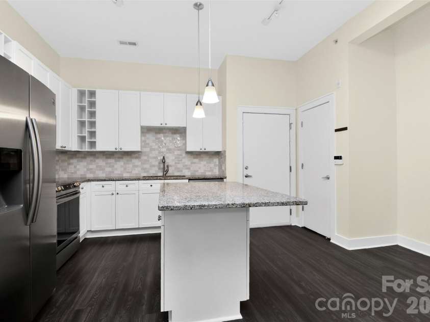716 Davidson Street, Charlotte, NC 28202.  MLS# CAR4374627, YatesRealty ID 19331. 