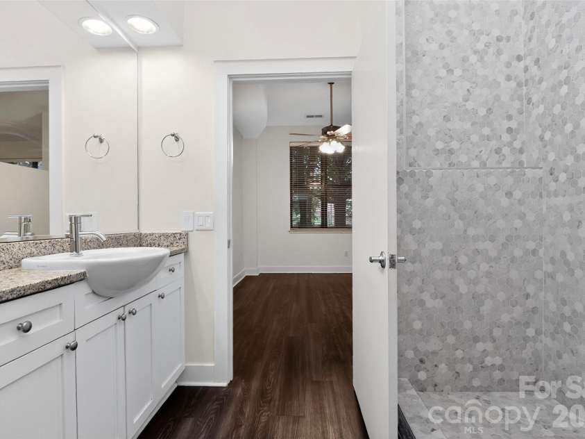 716 Davidson Street, Charlotte, NC 28202.  MLS# CAR4374627, YatesRealty ID 19331. 