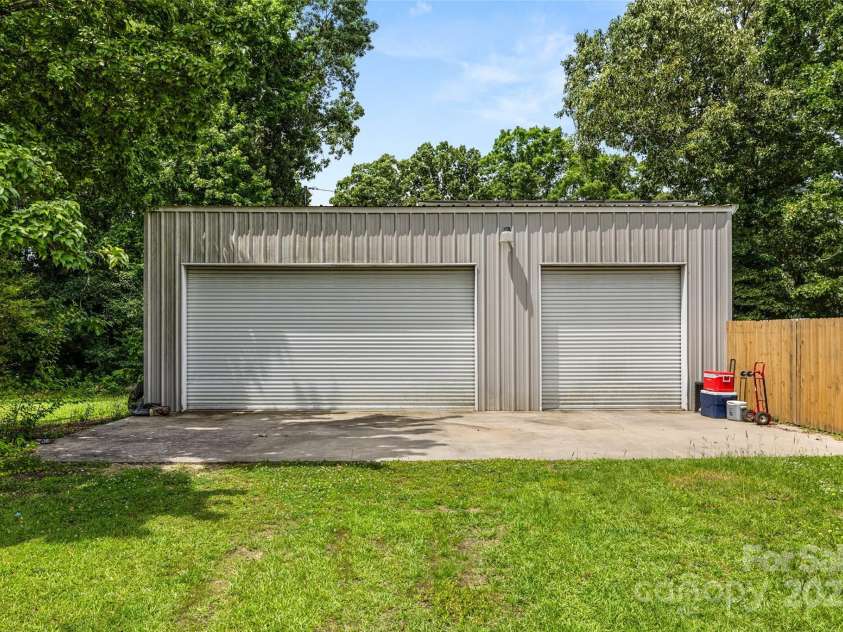 2476 Cane Mill Road, Lancaster, SC 29720.  MLS# CAR4270126, YatesRealty ID 19332. Incredible workshop