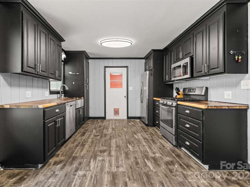 2476 Cane Mill Road, Lancaster, SC 29720.  MLS# CAR4270126, YatesRealty ID 19332. Kitchen