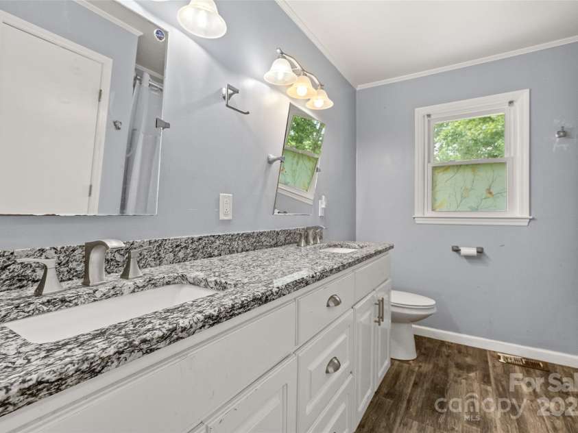 2476 Cane Mill Road, Lancaster, SC 29720.  MLS# CAR4270126, YatesRealty ID 19332. Updated full bath