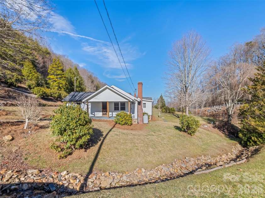 9 Whitted Road, Canton, NC 28716.  MLS# CAR4347147, YatesRealty ID 19332. 
