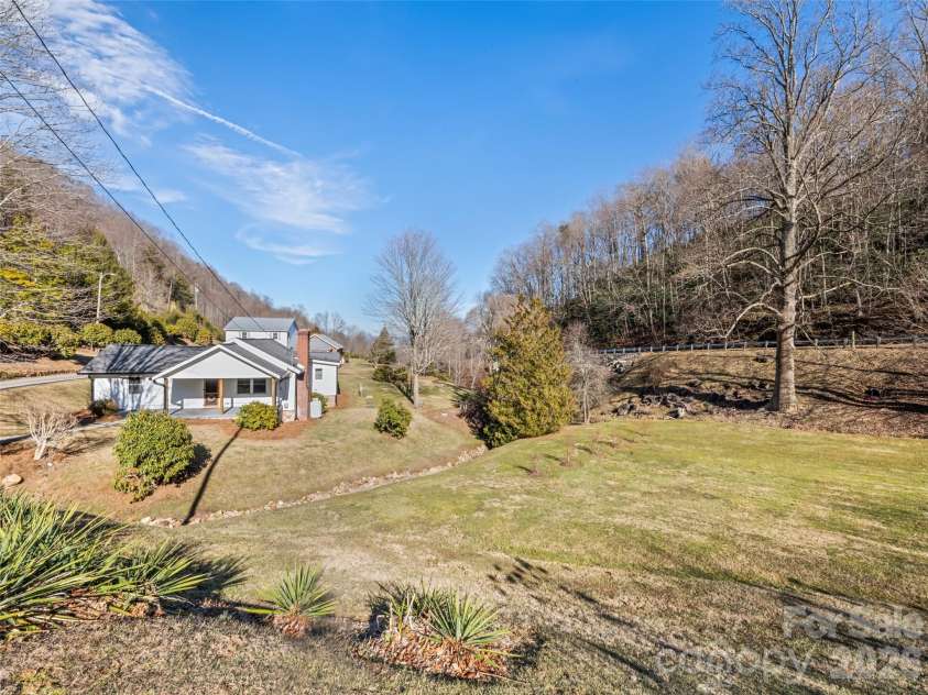 9 Whitted Road, Canton, NC 28716.  MLS# CAR4347147, YatesRealty ID 19332. 