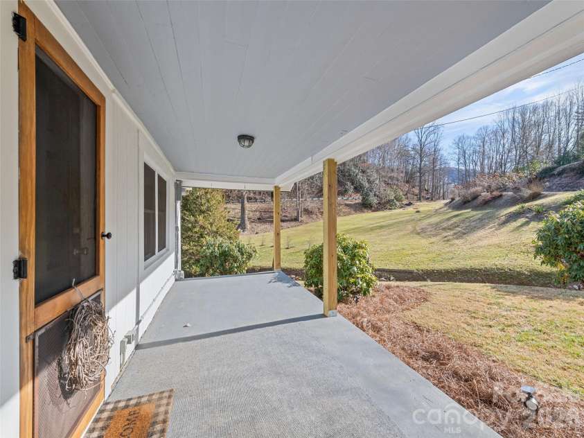 9 Whitted Road, Canton, NC 28716.  MLS# CAR4347147, YatesRealty ID 19332. 