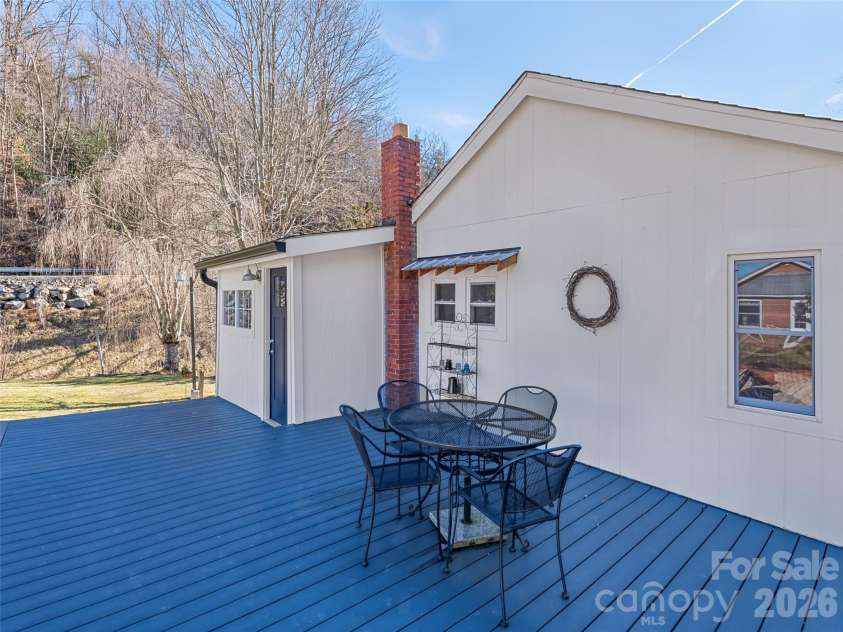 9 Whitted Road, Canton, NC 28716.  MLS# CAR4347147, YatesRealty ID 19332. 