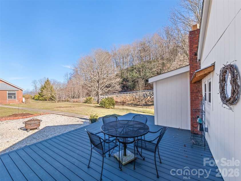 9 Whitted Road, Canton, NC 28716.  MLS# CAR4347147, YatesRealty ID 19332. 