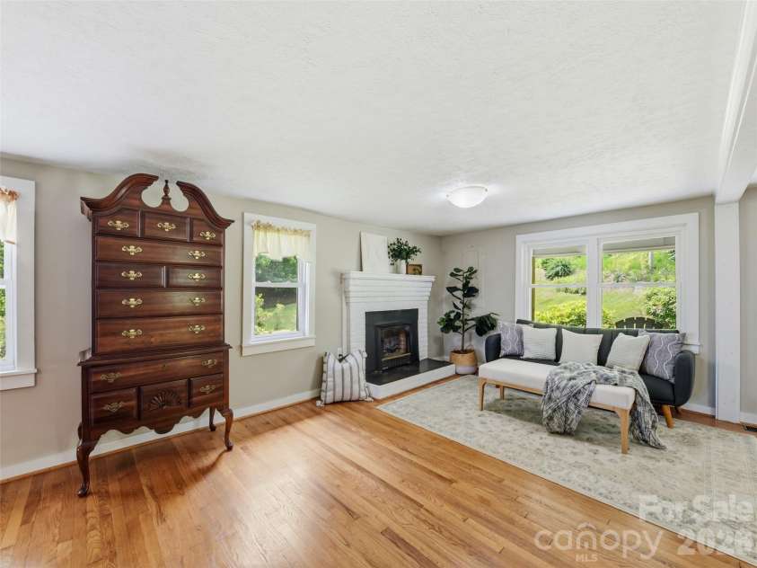 9 Whitted Road, Canton, NC 28716.  MLS# CAR4347147, YatesRealty ID 19332. 