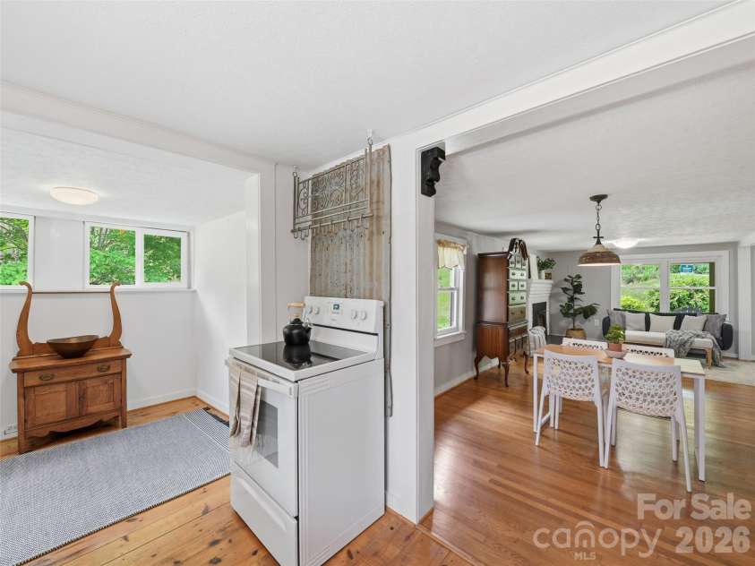 9 Whitted Road, Canton, NC 28716.  MLS# CAR4347147, YatesRealty ID 19332. 