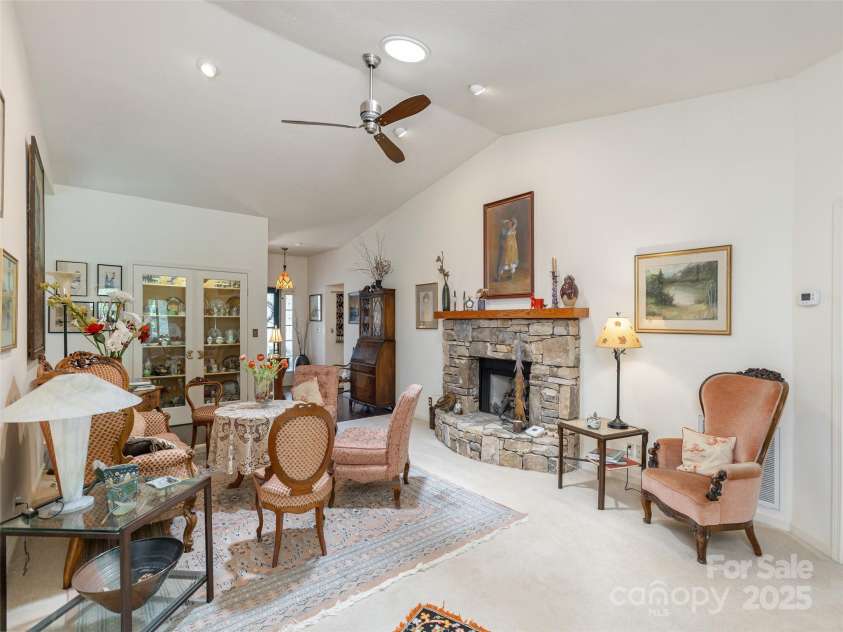 12 Country Meadows Lane, Hendersonville, NC 28792.  MLS# CAR4269097, YatesRealty ID 19333. 