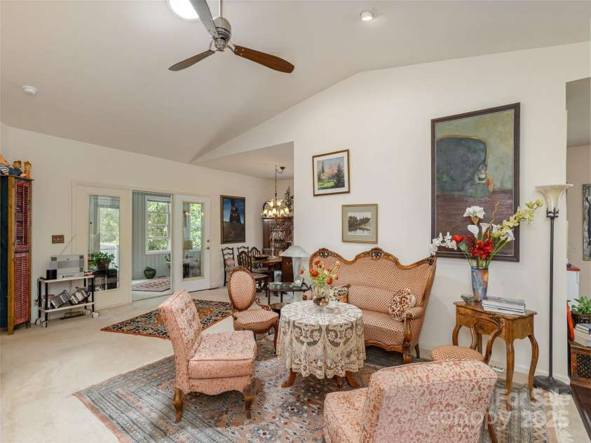 12 Country Meadows Lane, Hendersonville, NC 28792.  MLS# CAR4269097, YatesRealty ID 19333. 