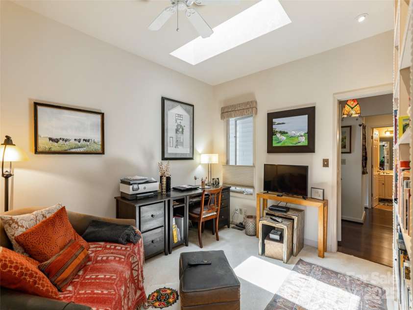 12 Country Meadows Lane, Hendersonville, NC 28792.  MLS# CAR4269097, YatesRealty ID 19333. 