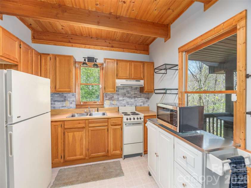 240 Plott Balsam Road, Maggie Valley, NC 28751.  MLS# CAR4374261, YatesRealty ID 19334. 