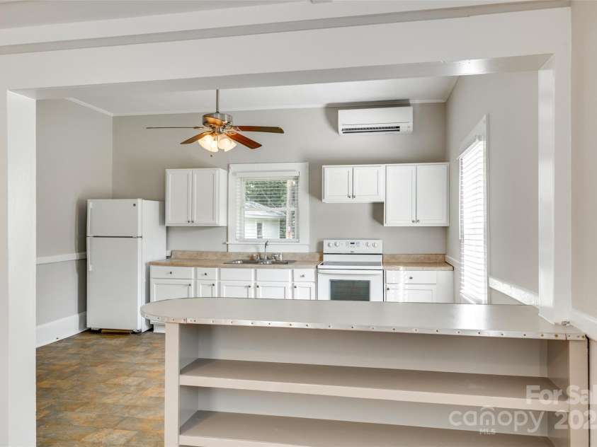 514 Jones Street, Chester, SC 29706.  MLS# CAR4281573, YatesRealty ID 19334. 