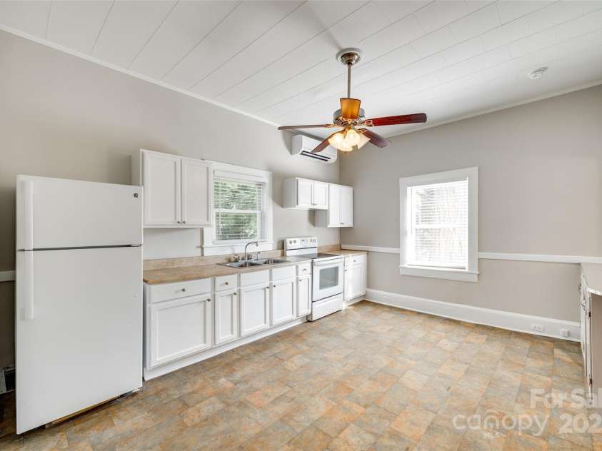 514 Jones Street, Chester, SC 29706.  MLS# CAR4281573, YatesRealty ID 19334. 