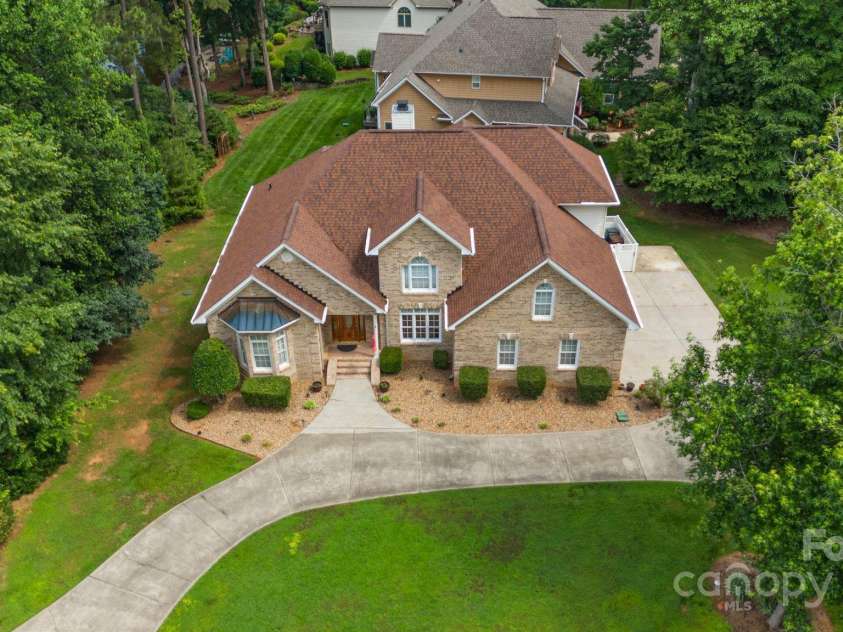 8918 Beach Bluff Court, Sherrills Ford, NC 28673.  MLS# CAR4269894, YatesRealty ID 19335. 