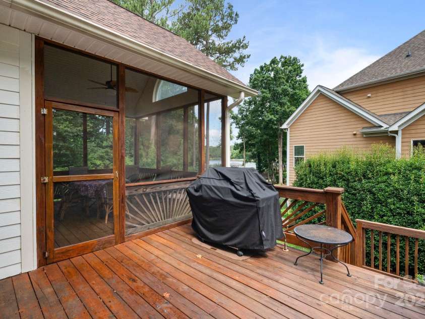 8918 Beach Bluff Court, Sherrills Ford, NC 28673.  MLS# CAR4269894, YatesRealty ID 19335. 