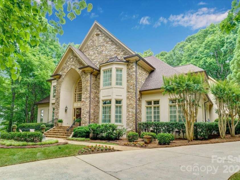 517 Kingsdown Court, Waxhaw, NC 28173.  MLS# CAR4266823, YatesRealty ID 19337. 
