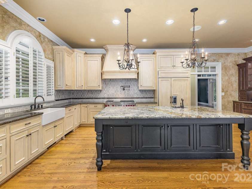 517 Kingsdown Court, Waxhaw, NC 28173.  MLS# CAR4266823, YatesRealty ID 19337. 